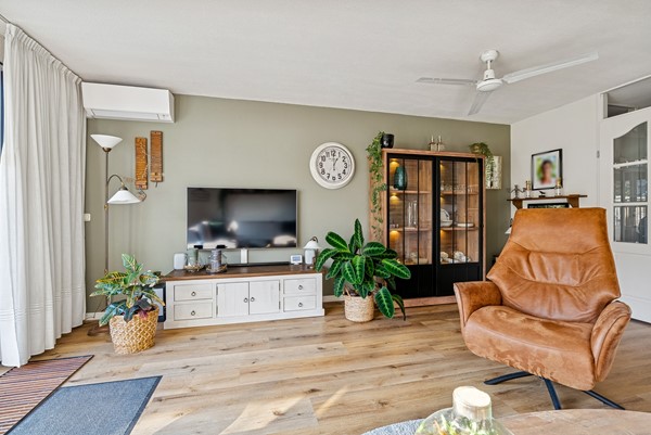 JACQUES TATILAAN 143-19.jpg